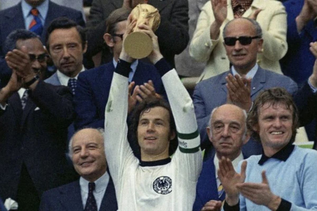 franz beckenbauer with world cup